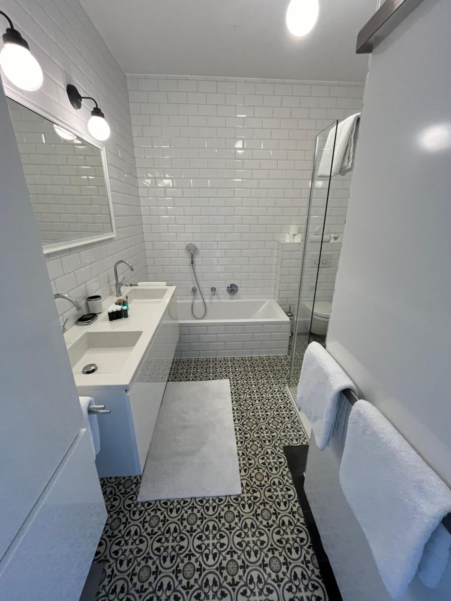 Luxury Apartment, Private Terrace & Free Parking Antwerp